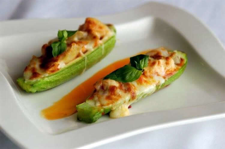 how to make chicken zucchini boats