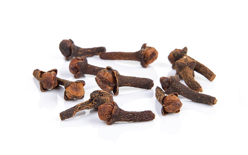 Clove toxicity